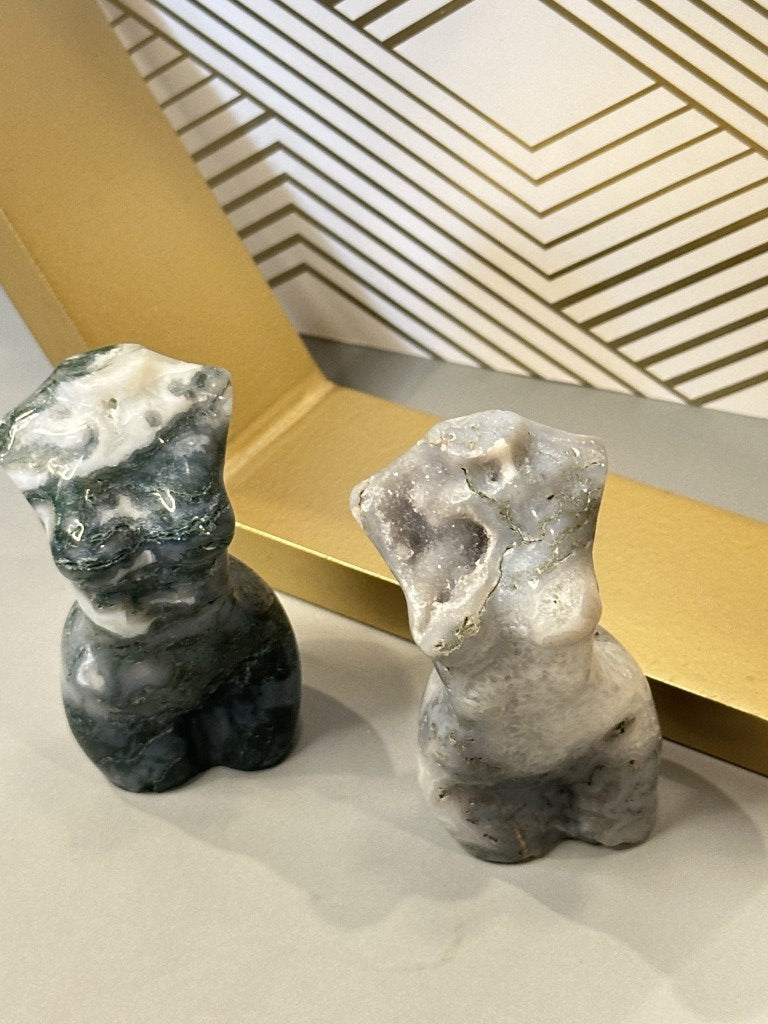 Moss Agate Goddess Figurines: Nurturing Growth and Divine Feminine Energy