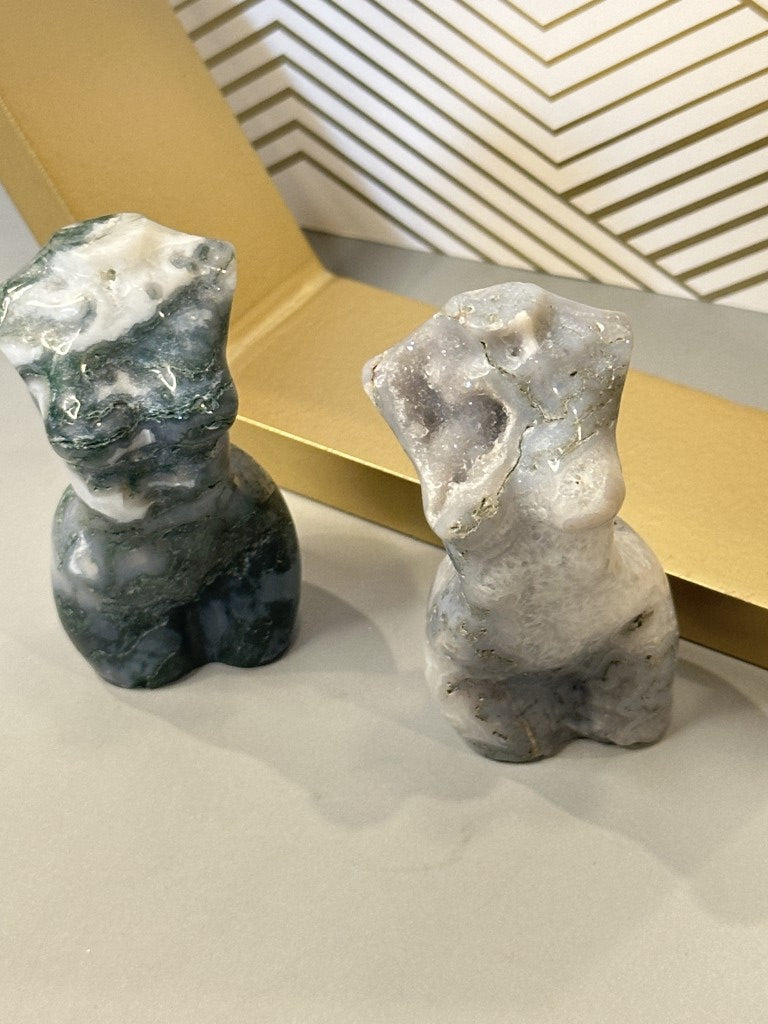 Moss Agate Goddess Figurines: Nurturing Growth and Divine Feminine Energy