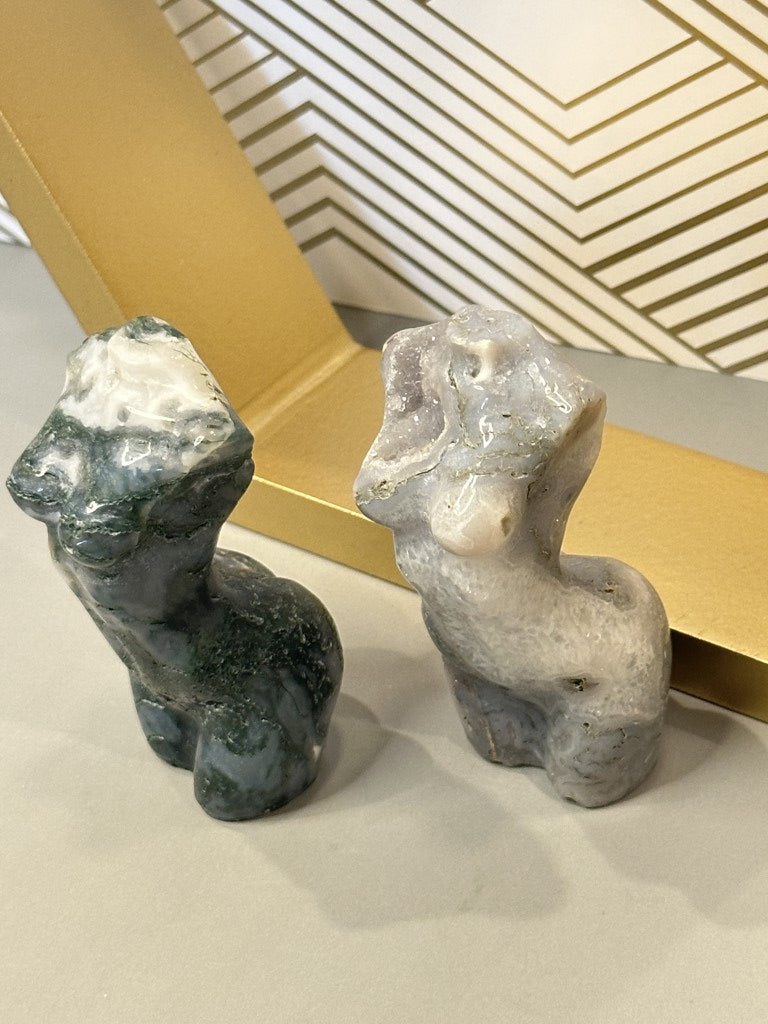 Moss Agate Goddess Figurines: Nurturing Growth and Divine Feminine Energy