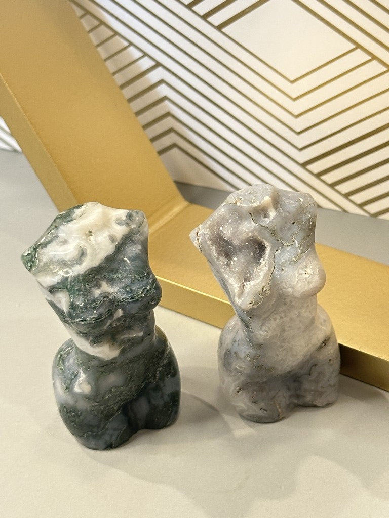 Moss Agate Goddess Figurines: Nurturing Growth and Divine Feminine Energy