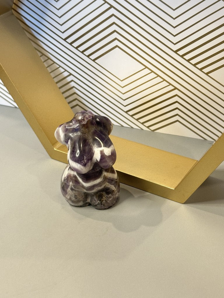 Chevron Amethyst Goddess Figurine: Divine Intuition & Inner Harmony