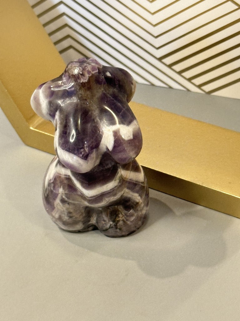 Chevron Amethyst Goddess Figurine: Divine Intuition & Inner Harmony