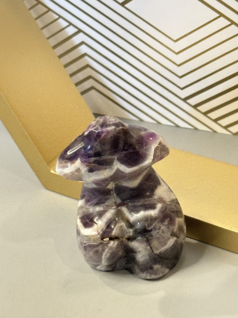 Chevron Amethyst Goddess Figurine: Divine Intuition & Inner Harmony