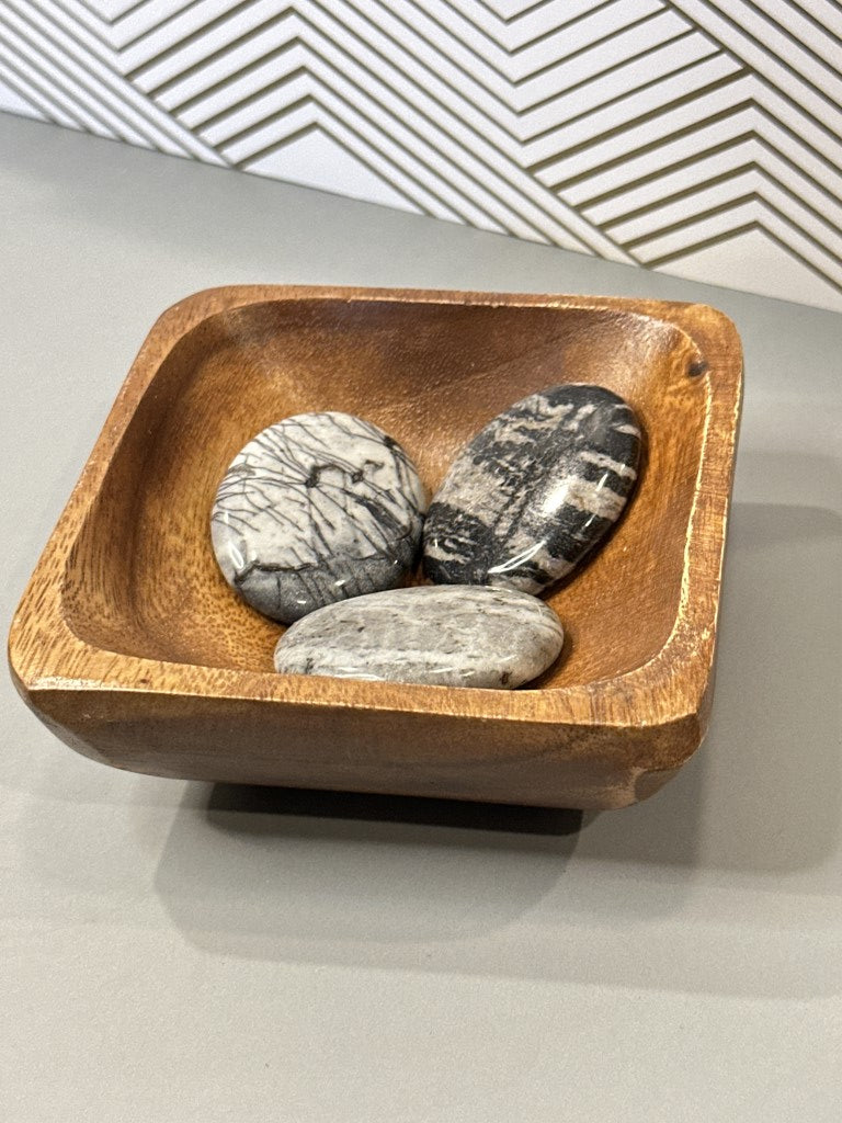 Spider Web Jasper Palm Stone: Calm the Mind, Weave Inner Peace A Stone of Serenity, Connection & Centering